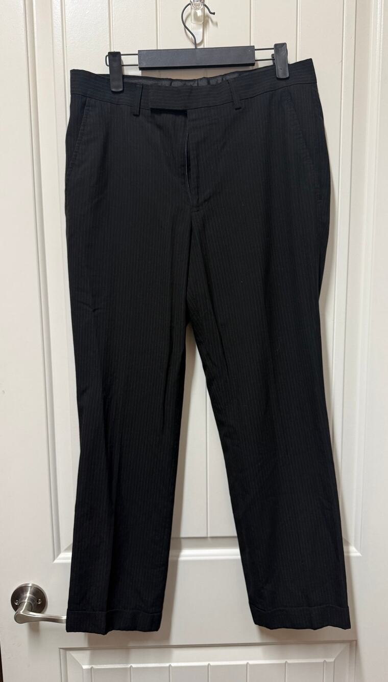 Kenneth Cole Reaction Black Pinstripe dressy cuffed pants Size 31x27